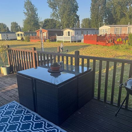 Beautiful 2 Bedroom Caravan On Billing Aquadrome Νορθάμπτον Εξωτερικό φωτογραφία